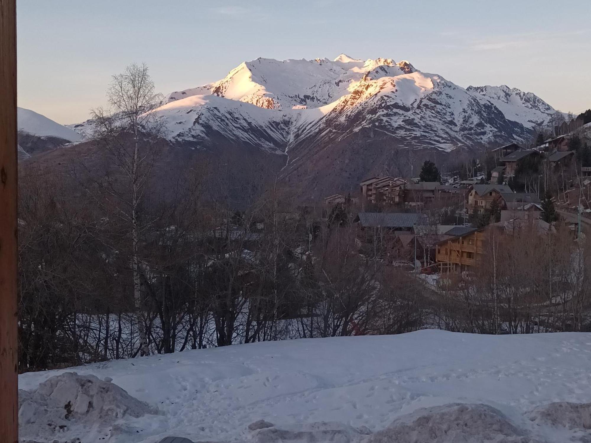 Chez Gaspard Le Montagnard لو دوز آلب المظهر الخارجي الصورة